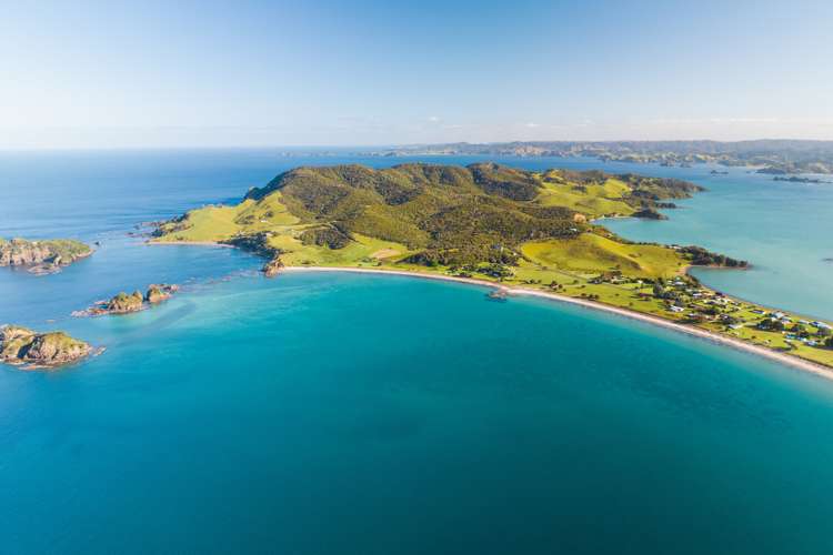 14 Logan Nicks Place Russell Surrounds_24