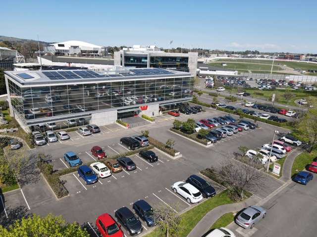 Ground floor modern office with parking
