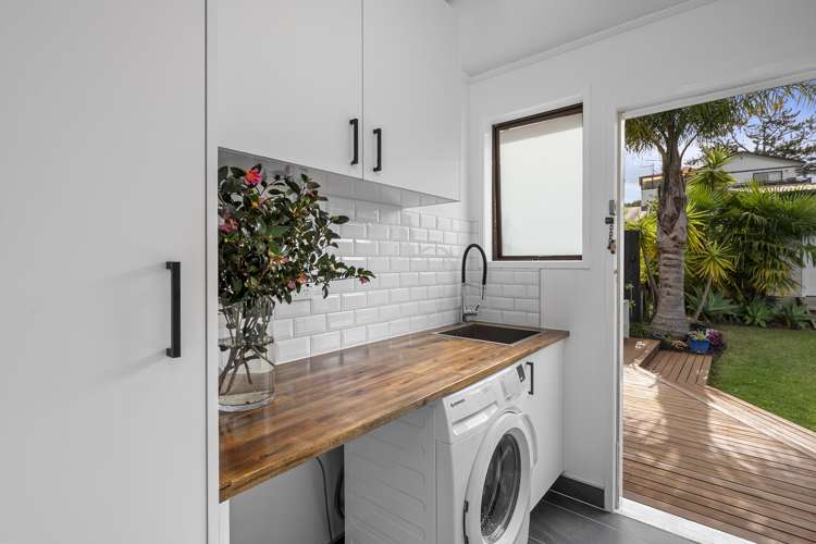 1/105 Sunset Road Totara Vale_24