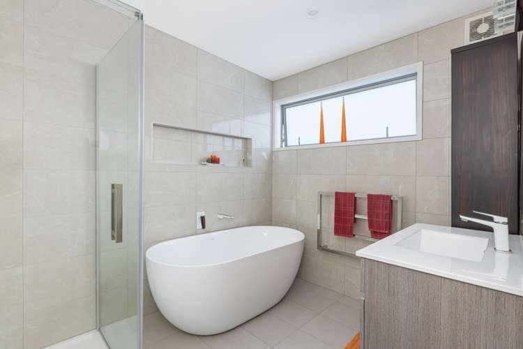 202 Vipond Road Stanmore Bay_16