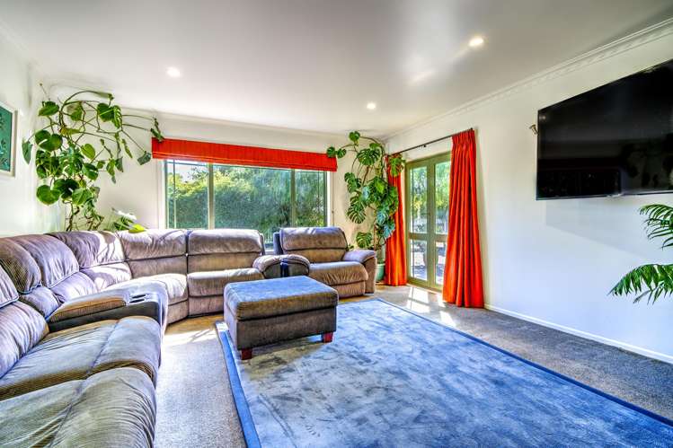 33 Resthill Crescent Glenview_24