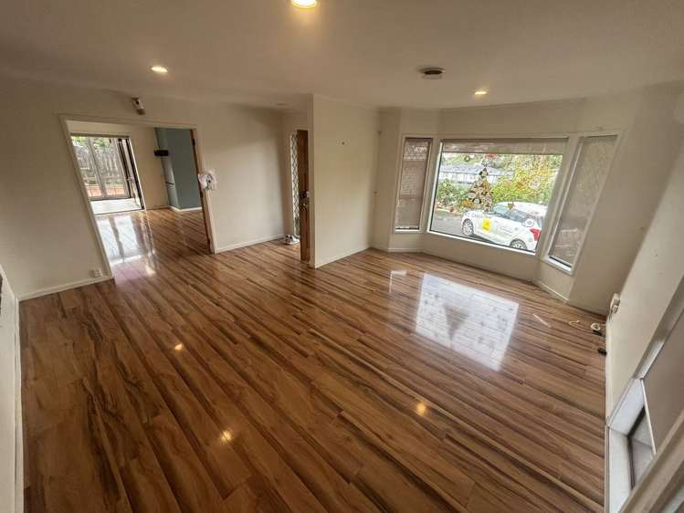 9 Greenvalley Rise Glenfield_25