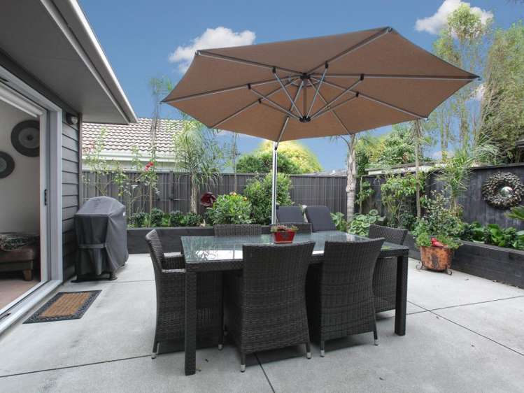 743 River Road Chartwell_17