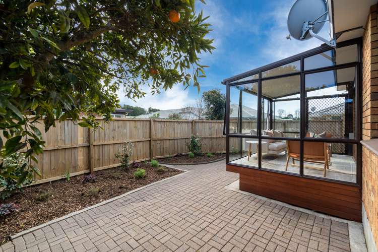 2/133 Pah Road Royal Oak_14