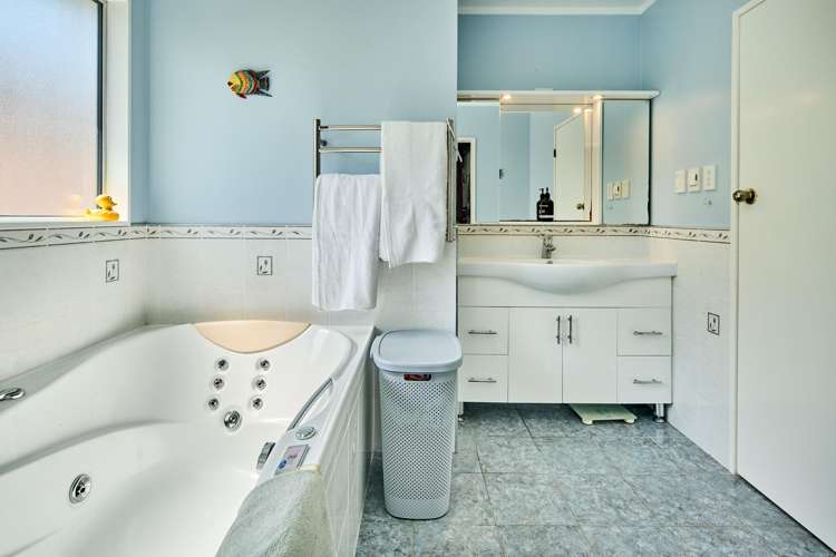 7 Tui Terrace Tawa_22