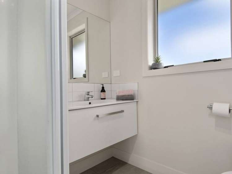 48 Landing Drive Pyes Pa_18