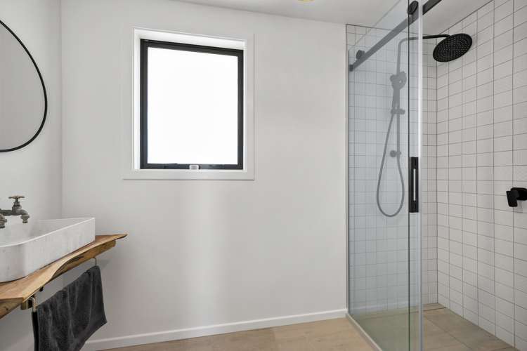 11 Frobisher Street Island Bay_13