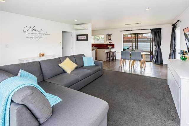 2/15 Dowling Place Pakuranga_1