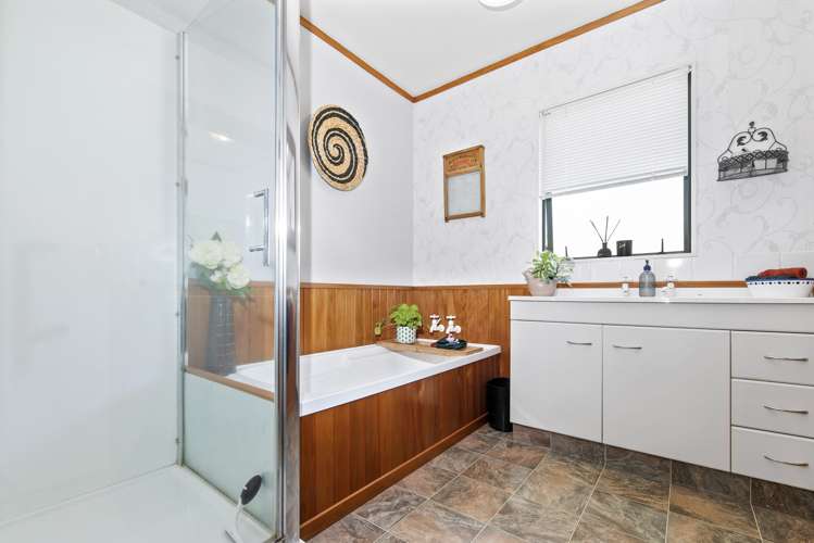 70 Tawavale Street Pukehangi_16