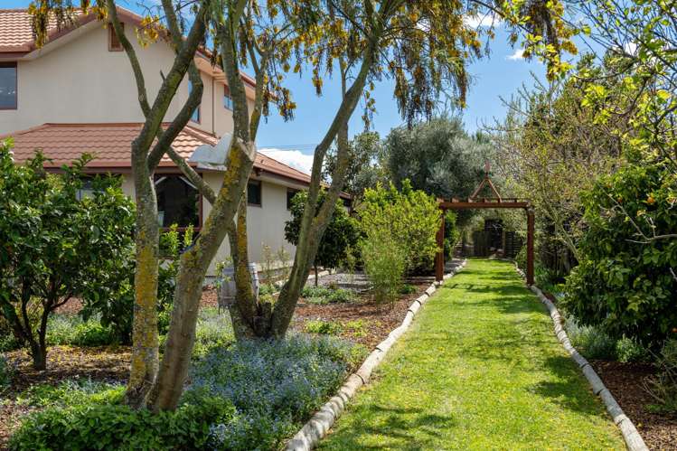 32 Bradleigh Park Fairhall_21