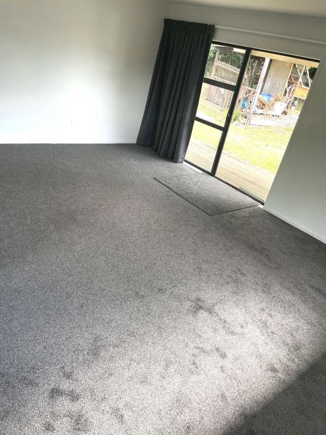 2/11B Lucinda Place Glen Eden_2