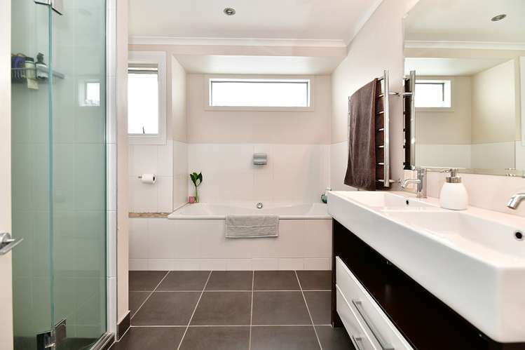 27 Doment Crescent Orewa_16