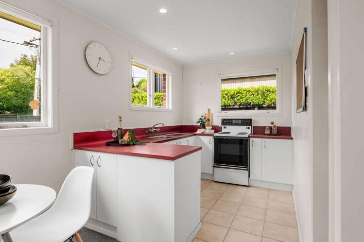 807 + 807a River Road Chartwell_35