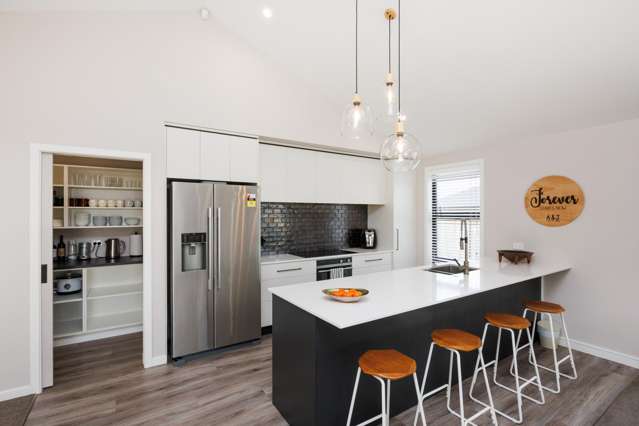 4 Sardinia Grove Fitzherbert_1