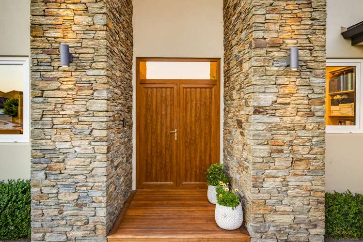 9 Springbrook Lane Northwood_1