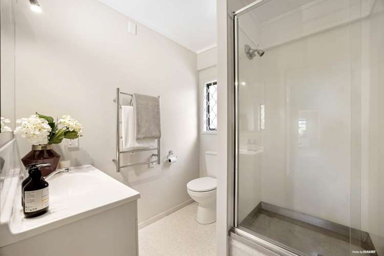 2/18 Kauri Glen Road Northcote_11