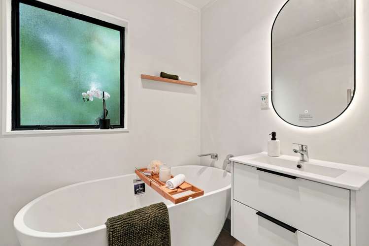 2/53 Lavery Place Sunnynook_11