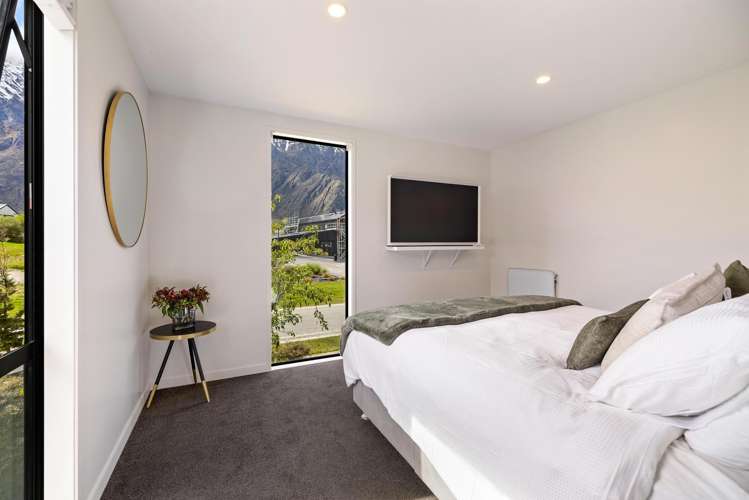 3 Mulholland Drive Jacks Point_11