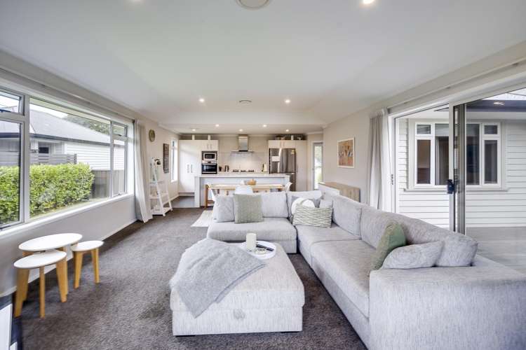 412 Nottingley Road Frimley_5