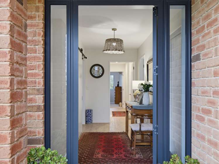3/2 Loe Place Amberley_12