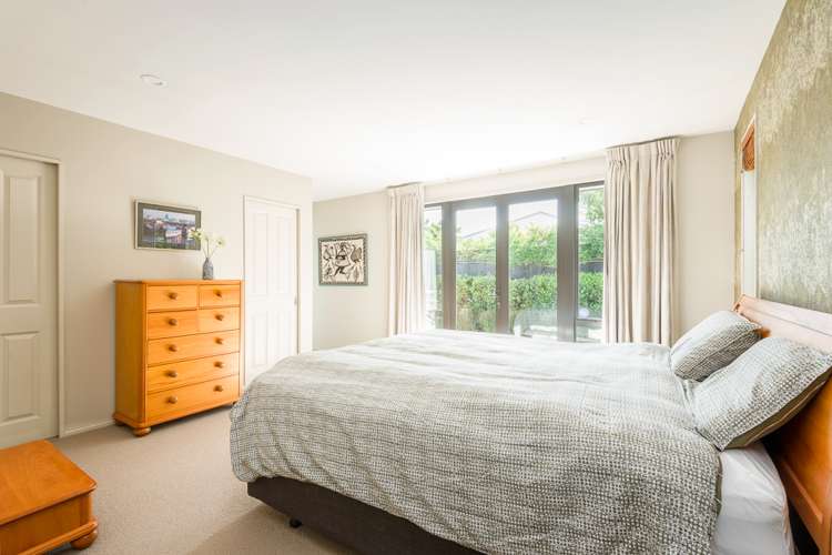 64 Travis Country Drive Burwood_17