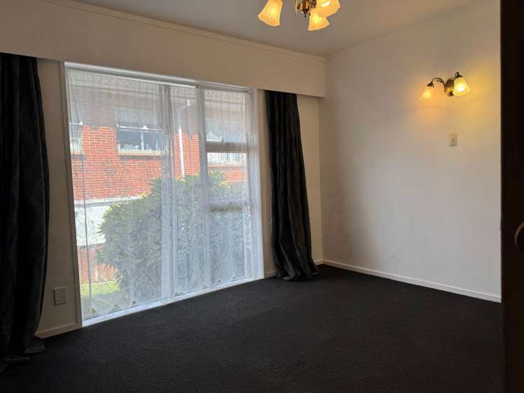 4 Royal Road Massey_8