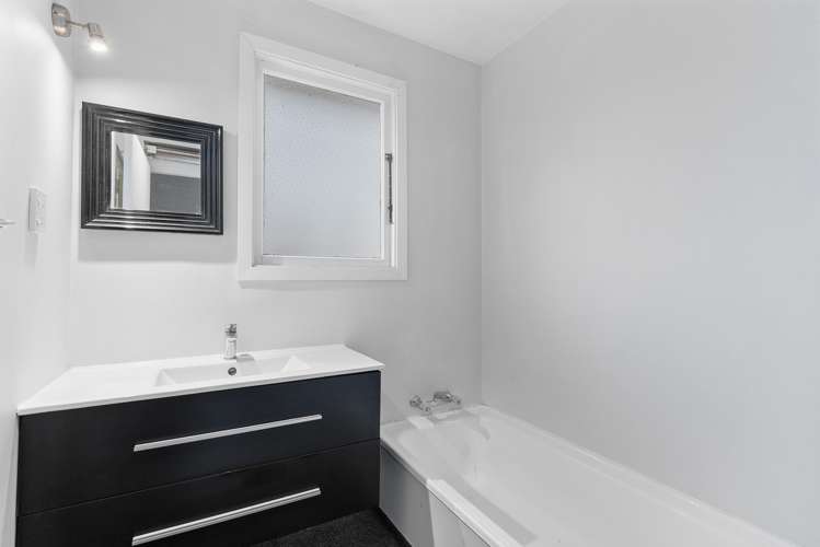 24 Tyne Street Mosgiel_12