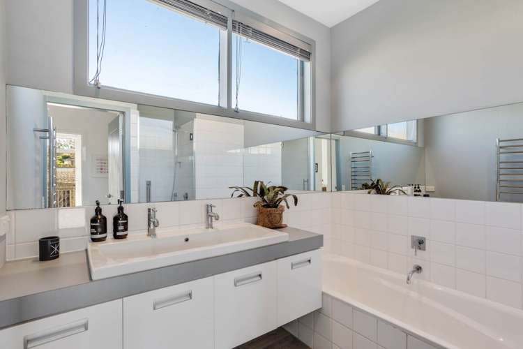 1/105 Lake Road Belmont_8