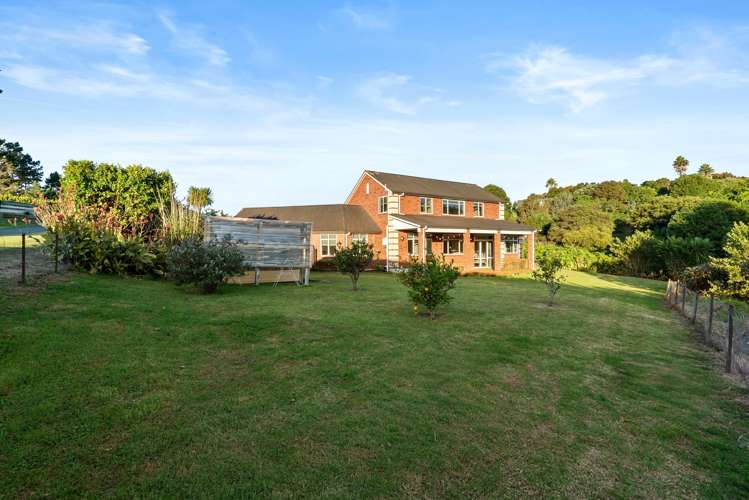 16 Michael Bosher Way Flat Bush_22