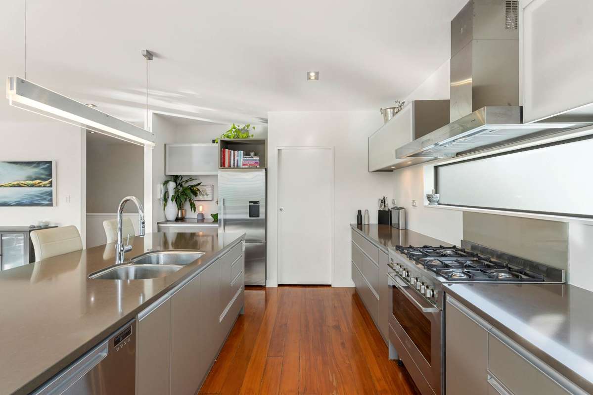 402 Riddell Road_5