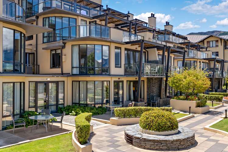 704/34 Lake Esplanade Queenstown_7
