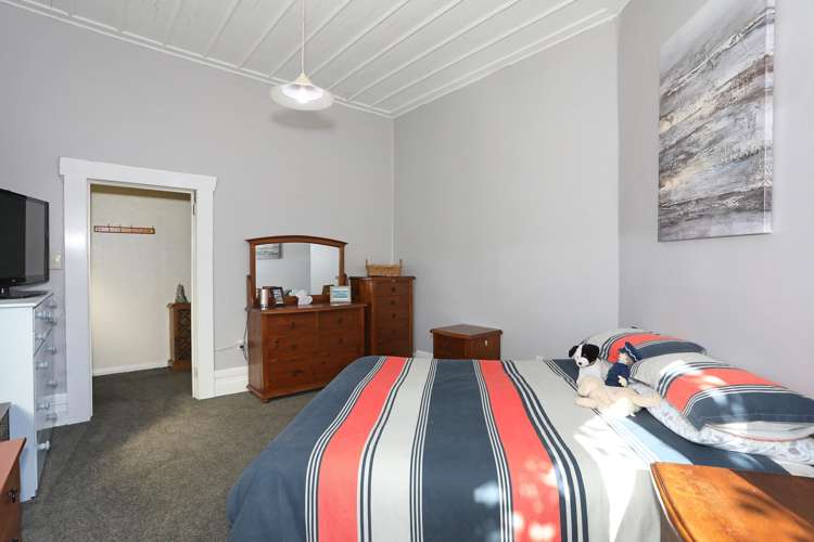 12 High Street Bulls_9