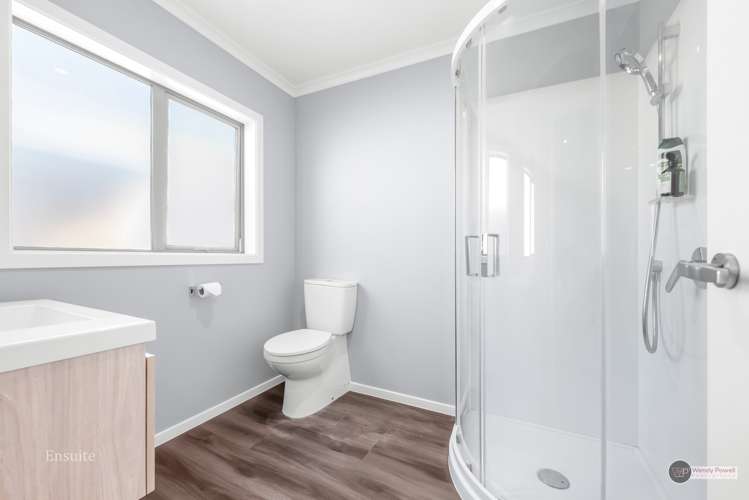 8 Grovedale Square Wainuiomata_18