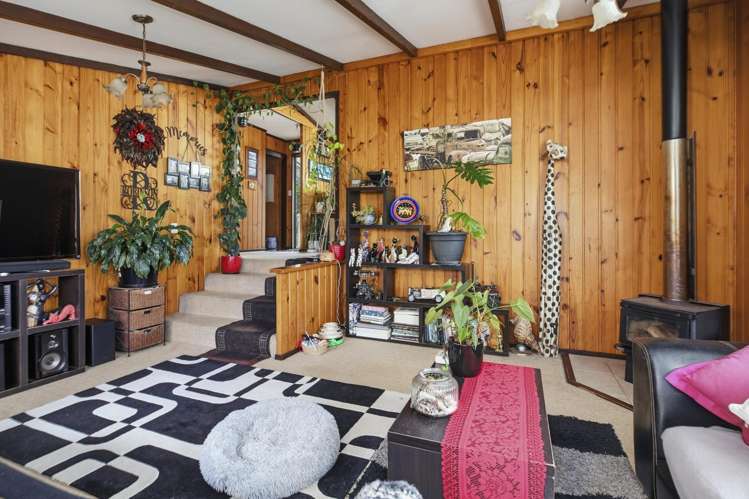 3 Lucy Road Waiomu_8