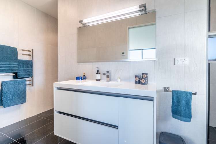 89 Sunrise Drive Seaward Bush_13