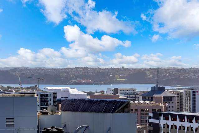MUST SEE! 2 bed+1 car in Auckland Uni Precinct