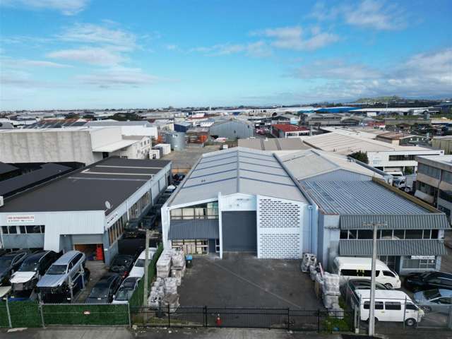 CBRE | 455sqm Warehouse in Otahuhu