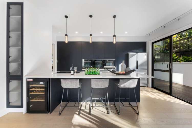 14b Beach Road Castor Bay_6