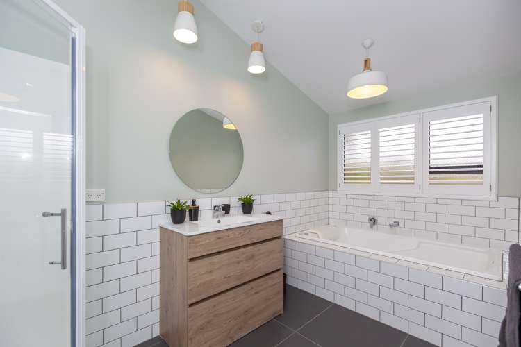 63 The Drive Paraparaumu Beach_20