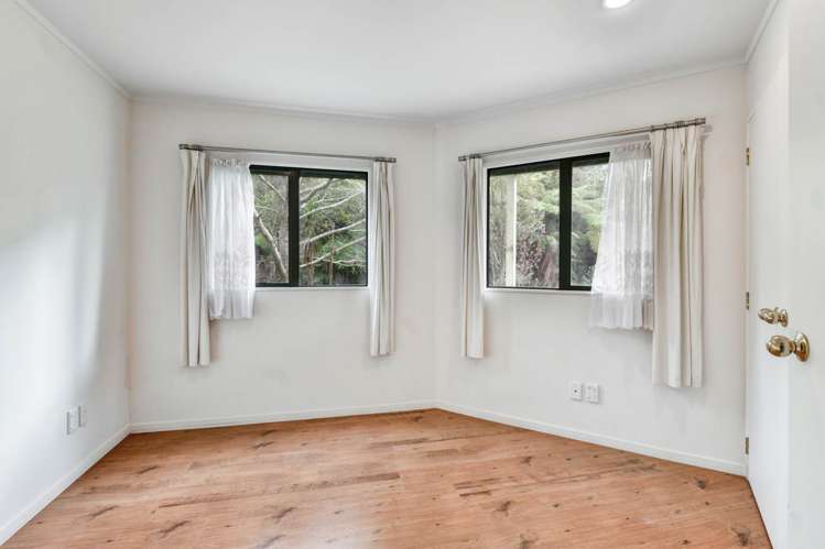 2/433A East Coast Road Mairangi Bay_13