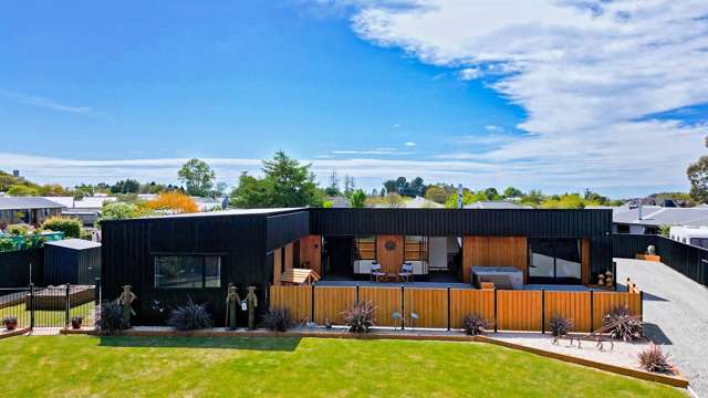 8 Eric Batchelor Place Waimate_1