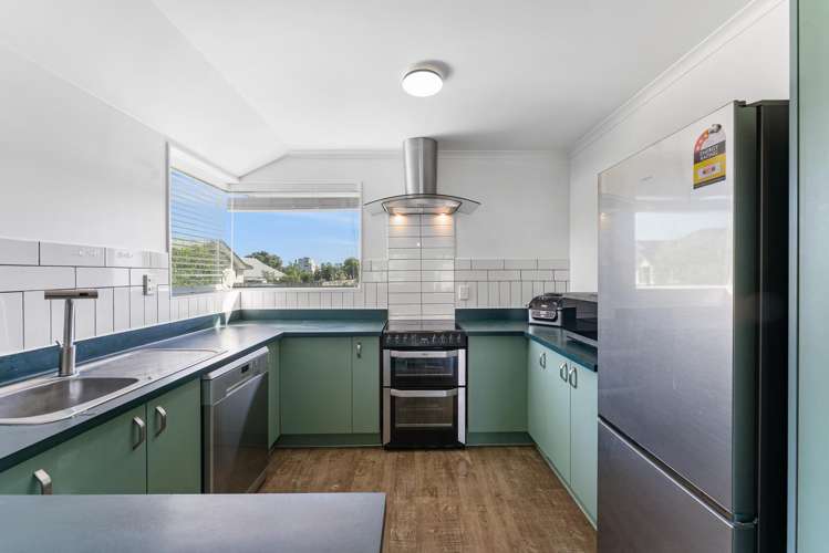 53 Athena Grove Papamoa_3