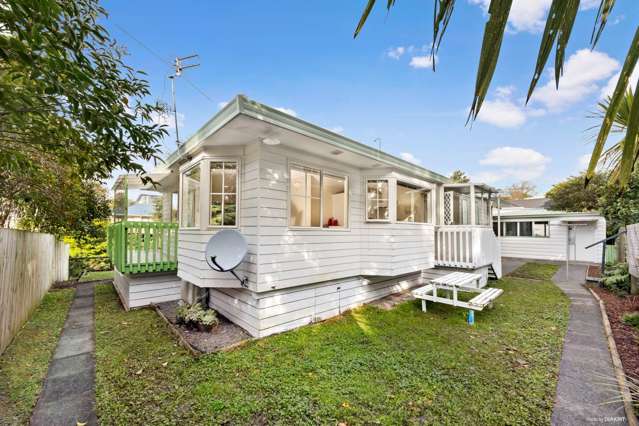 15 Riverview Road New Lynn_2