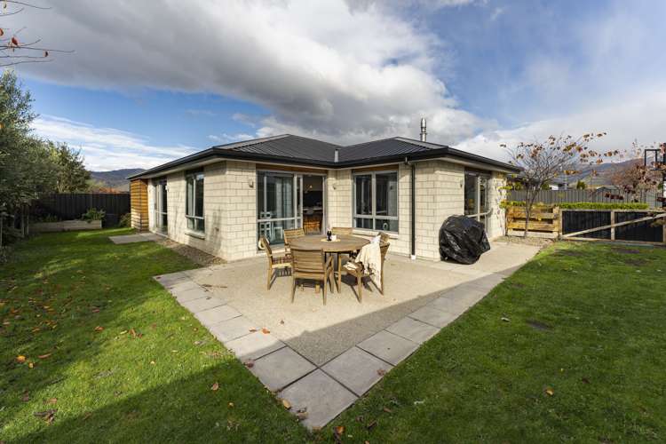 14 Magnetic Place Cromwell_18