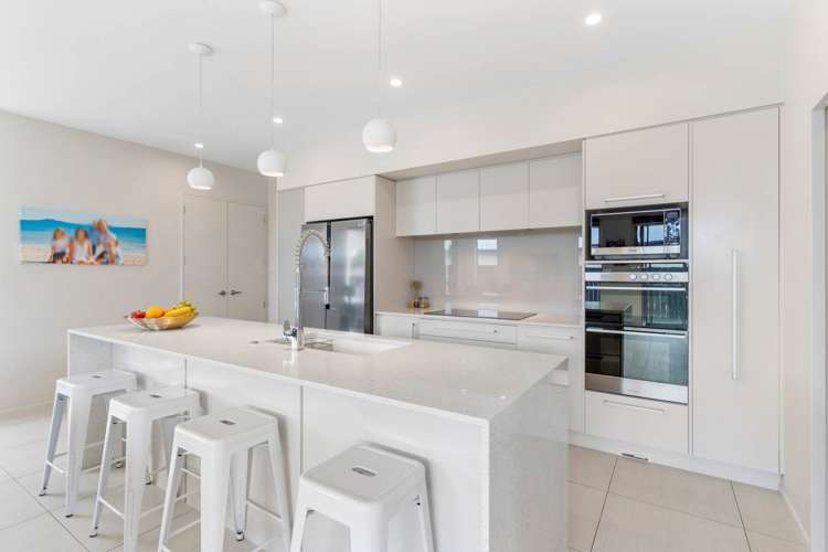 16 Lydiard Place Beachlands_12