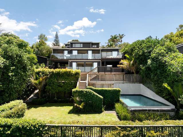 Luxury Living Above The Bay