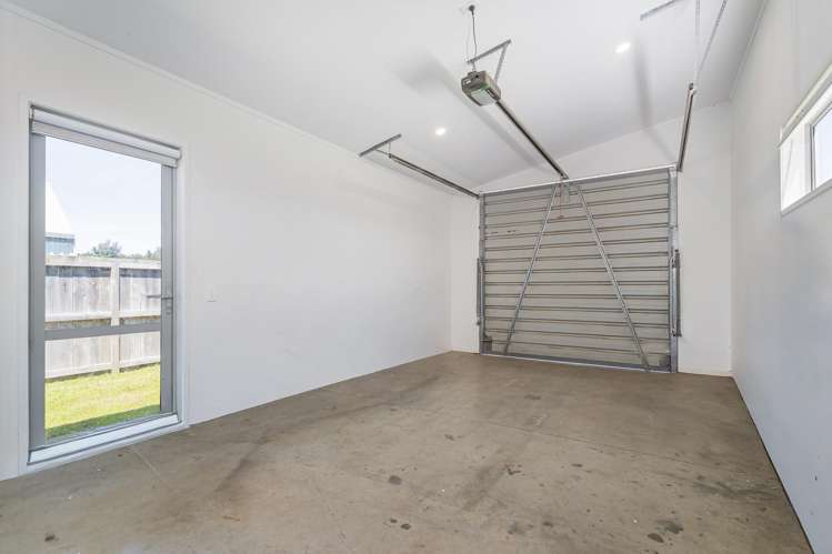 42 Longreach Drive Cooks Beach_17