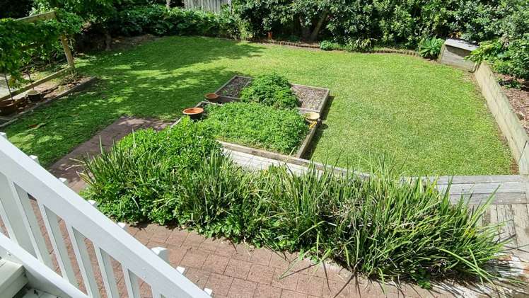 14 Owens Road Devonport_37