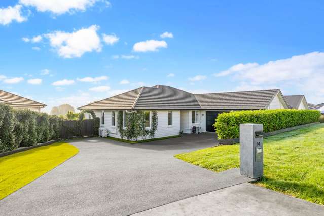 Spacious Family Home with 2 Living Areas & Stu...