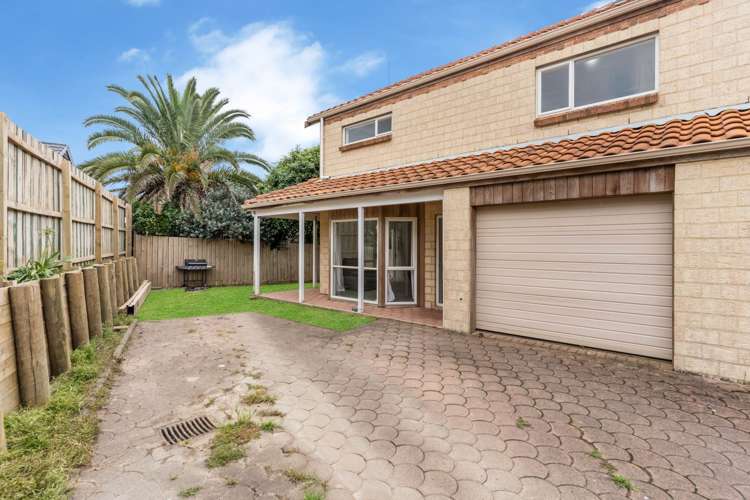 2/4 Lucienne Drive Ranui_9